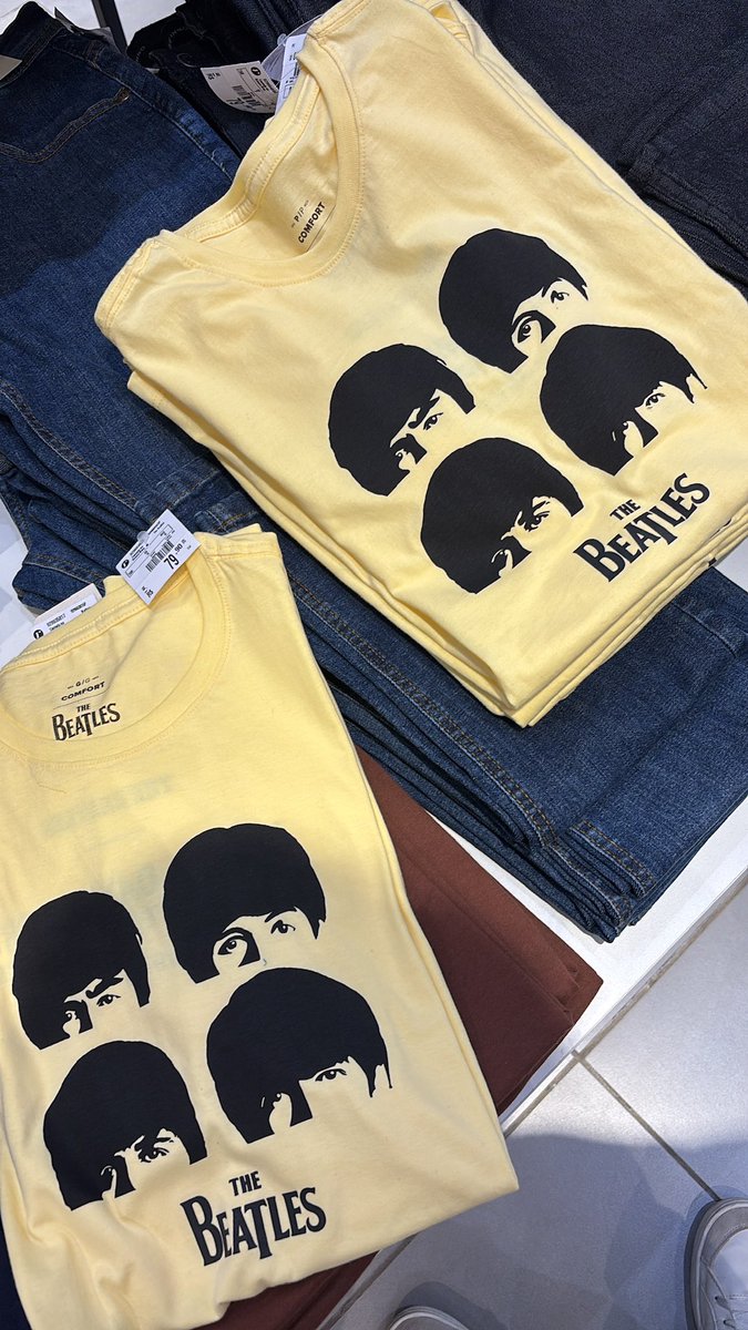 muriLaufey's tweet photo. top coisas mais legais do mundo eh encontrar os beatles por ai de vez em quando https://t.co/2hzWUzzjiZ