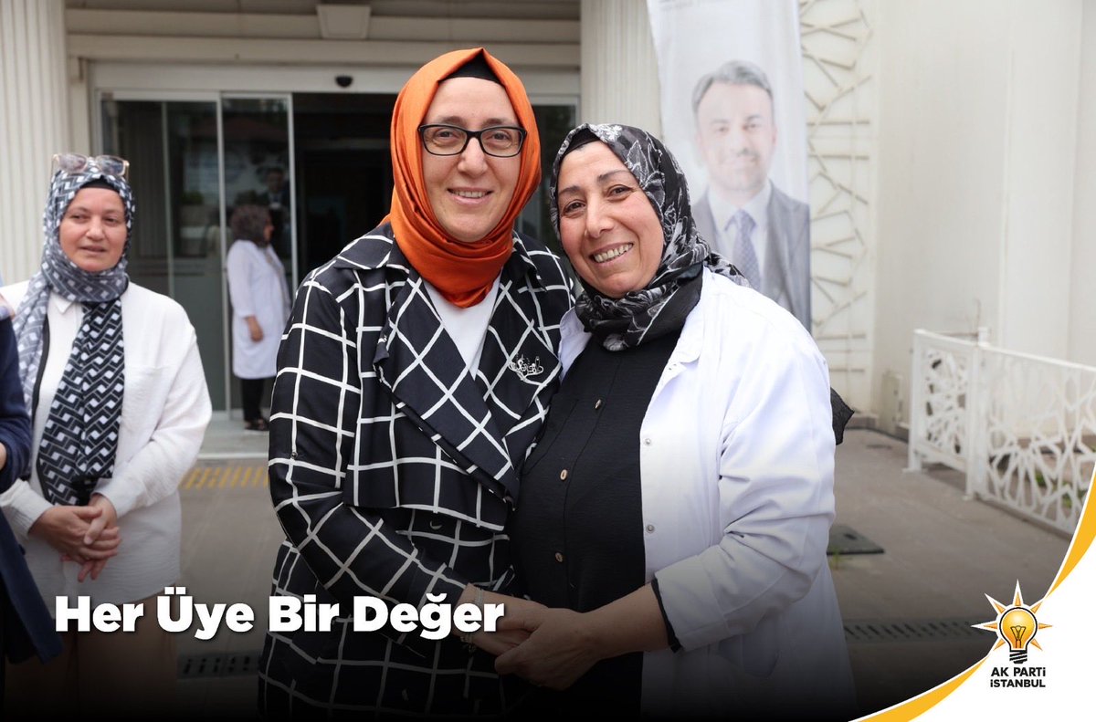OnerYonca's tweet photo. Bizim siyasetimizde kimse kenarda kalmaz. Her Üye Bir Değer anlayışıyla herkesin sözüne, fikrine ve gayretine kıymet verilir. https://t.co/k21kojNTSo