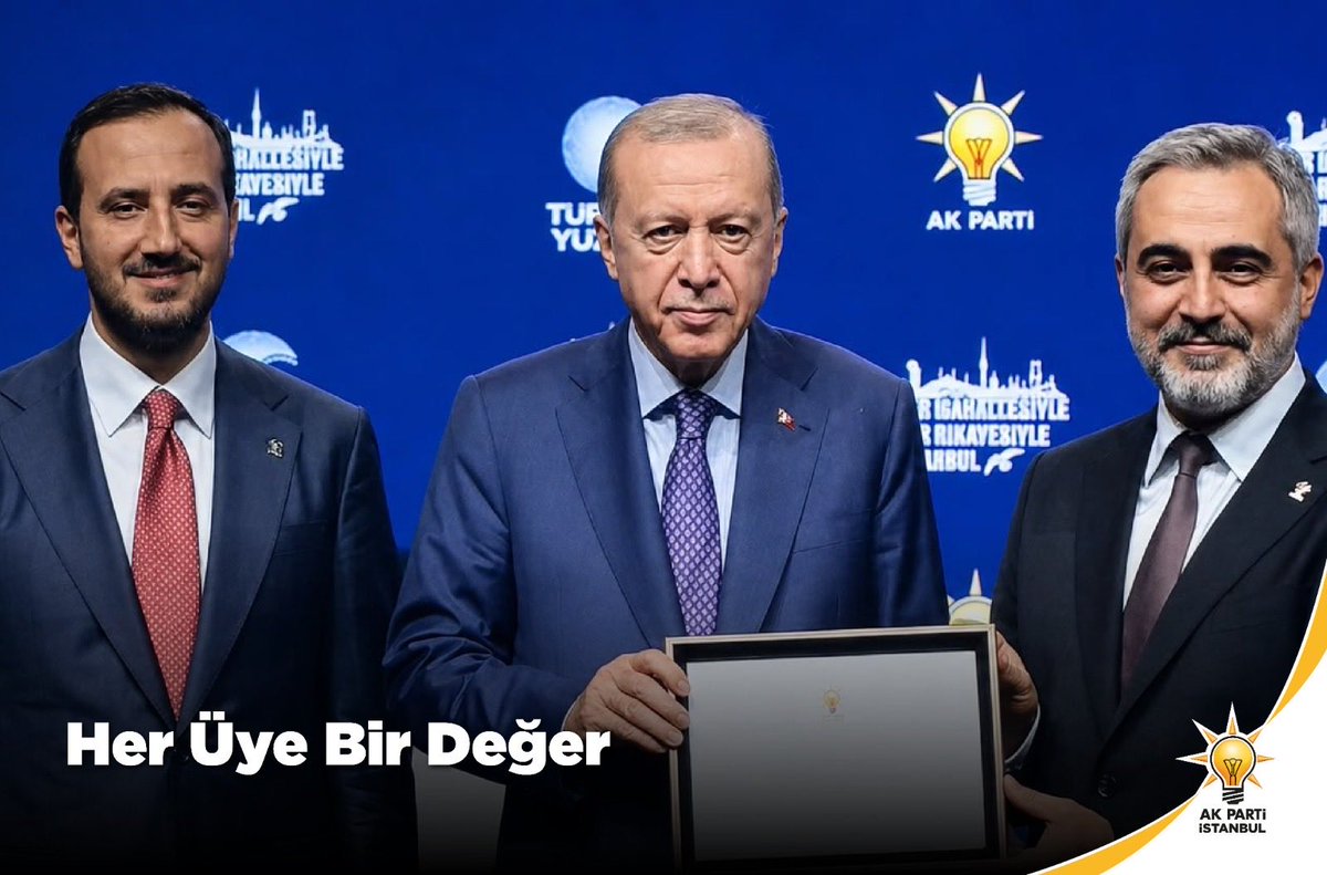 akkadikoy's tweet photo. Bizim siyasetimiz gönül kazanma siyasetidir. Her Üye Bir Değer diyerek kapımızı da gönlümüzü de milletimize sonuna kadar açıyoruz.

@orhan_kahya 
@akpartiistanbul 
@abdullahozdemir https://t.co/SkcVtXuifT