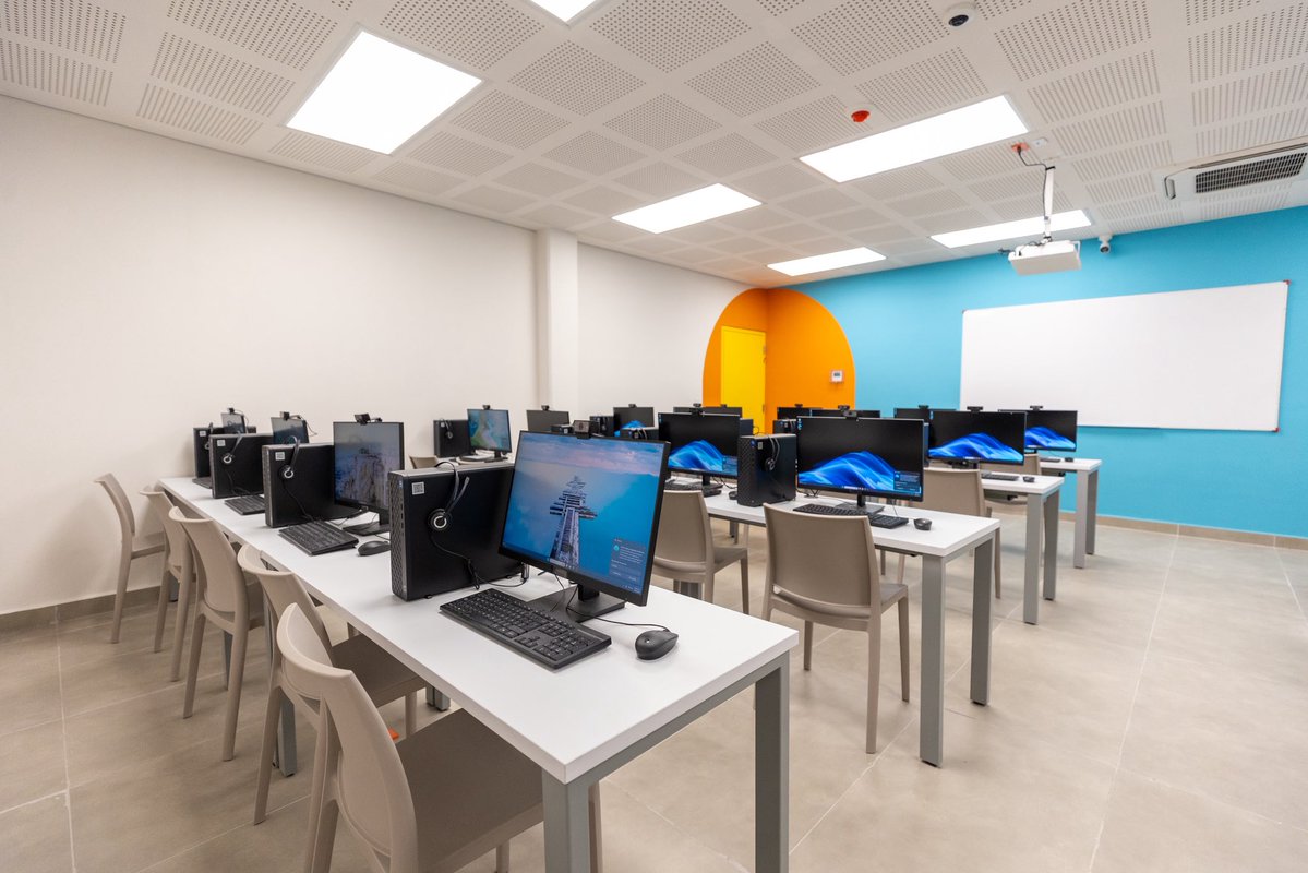 nuevoleon's tweet photo. Con una nueva escuela creamos espacios diseñados para aprender, desarrollarse y construir un mejor futuro, porque merecen un lugar donde sus sueños aprendan a volar. https://t.co/SkY8yHQqHN