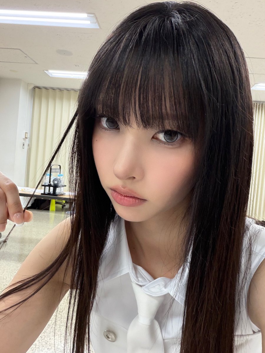 picsillit's tweet photo. yunah weverse update ♡ https://t.co/RALUSRLJCo