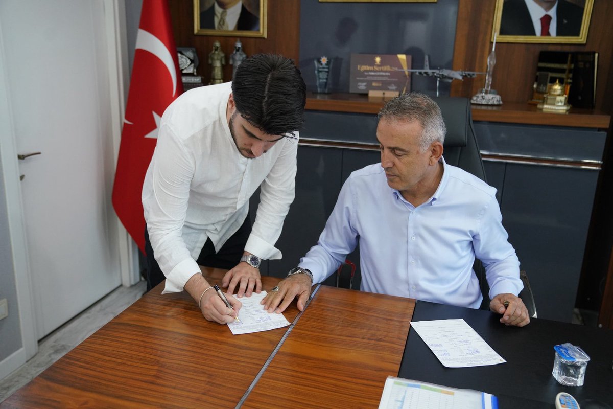 cetinkaya_salim's tweet photo. Bizim siyasetimiz gönül kazanma siyasetidir. Her Üye Bir Değer diyerek kapımızı da gönlümüzü de milletimize sonuna kadar açıyoruz. https://t.co/qQkepP2N4p
