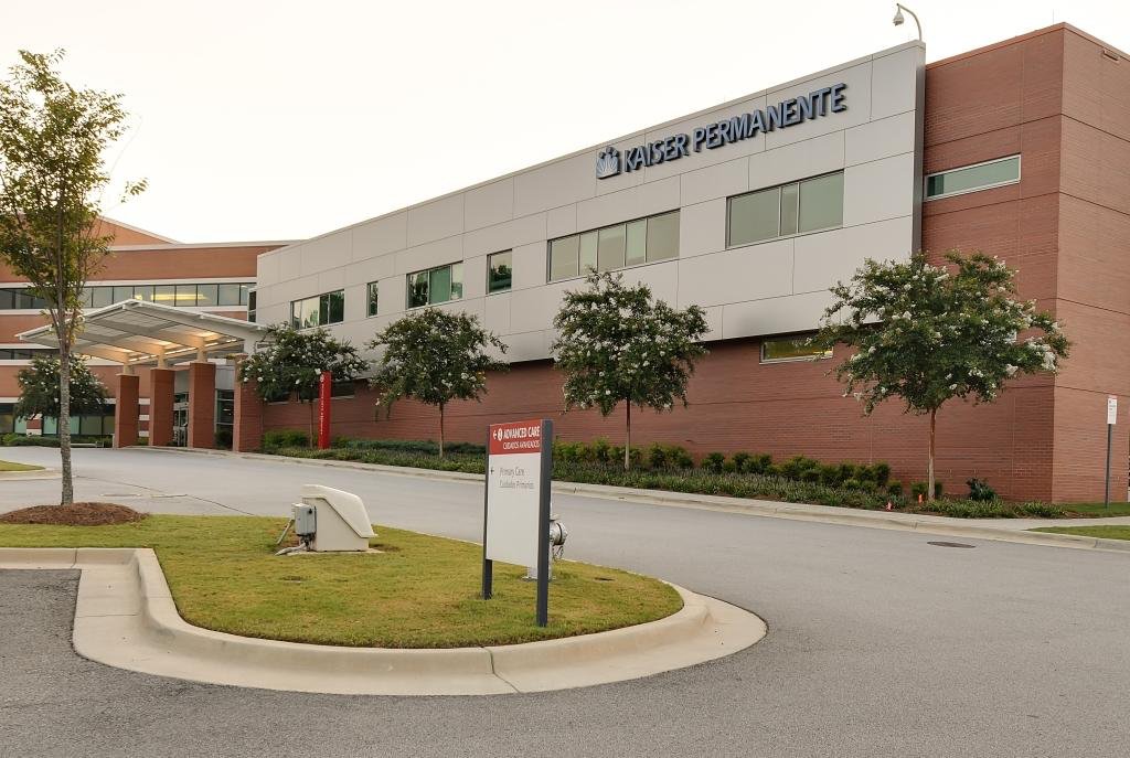 GAFollowers's tweet photo. An Atlanta woman is suing Kaiser Permanente after a biopsy mix-up led to a cancer diagnosis she didn't have. 

She says the mistake resulted in an unnecessary hysterectomy performed at Northside Hospital. https://t.co/OVrOwmKfKM