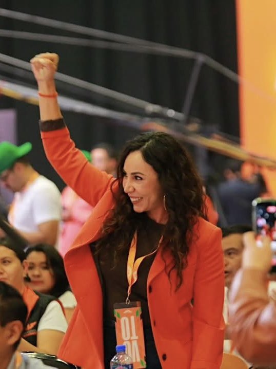 Agustin_TorresD's tweet photo. Guanajuato inicia una nueva etapa en Movimiento Ciudadano. 🧡

Muchas felicidades a @yulmarocha por esta nueva etapa como coordinadora estatal. Estoy seguro de que seguirás construyendo una alternativa cercana a las y los guanajuatenses.

@RodrigoMCGTO, gracias por tu trabajo y compromiso al frente durante este tiempo de Movimiento Ciudadano Guanajuato. 👏