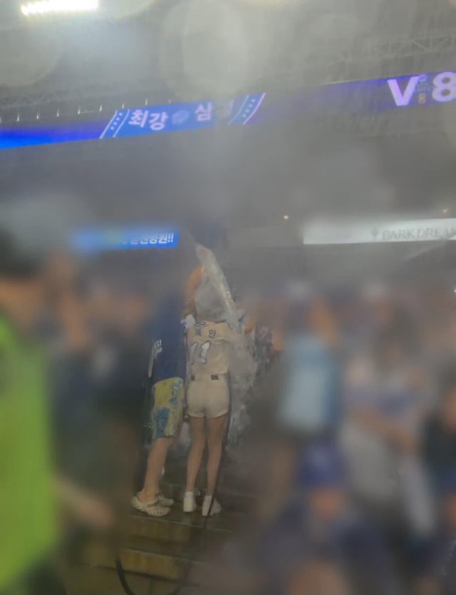 suuuuuuuu__03's tweet photo. 아시는 분이 보내주셨어요
ㅊㅊ:사사방 https://t.co/ekcWiiVrbt