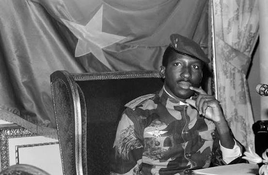 ComunistaRosso's tweet photo. Il 4 agosto 1983, Thomas Sankara conquista il potere nell'allora Alto Volta e fonda il Consiglio Rivoluzionario Nazionale (CNR). https://t.co/EVd88iwBWC