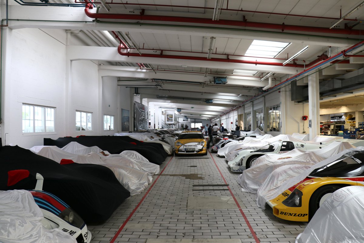 motorpressjp's tweet photo. 経営状態が思わしくなくても、どんなものでも捨てずに大事に保管しているメーカーはあるんだけどな。 https://t.co/n6WRSgNMsF