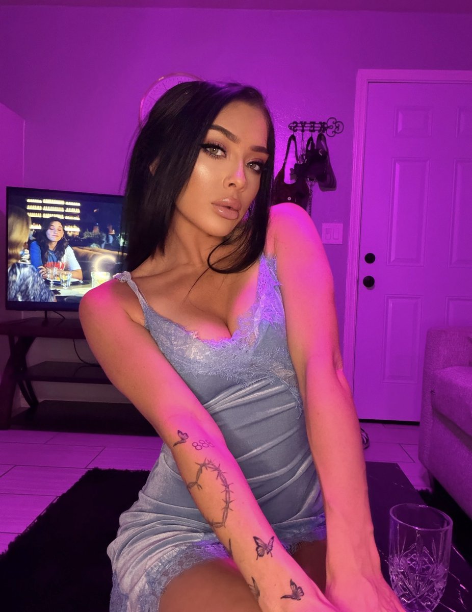 desisverse's tweet photo. Taking boyfriend applications 🫠 https://t.co/kLIMcg24Ut