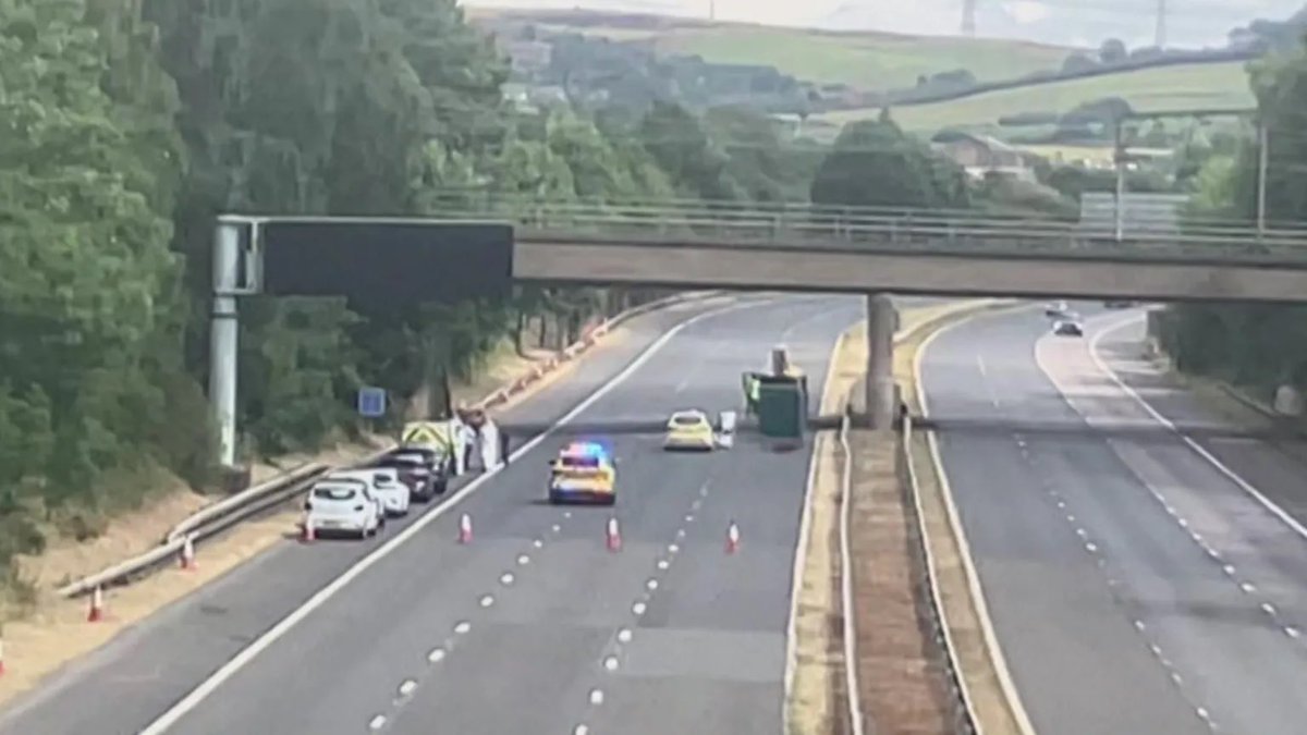 mottrambypass's tweet photo. If you’re wondering why the #M67 has been closed today, it’s because “human remains” have been found near #Hyde. https://t.co/MCZn0fKyNP https://t.co/C0slPBf6EW