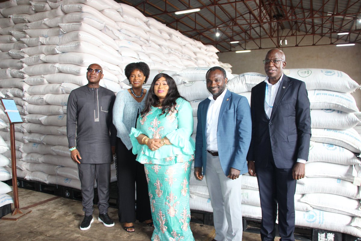 WFPS_Leone's tweet photo. WFP, the Government, FAO and partners launched the 2026/27 Home-Grown School Feeding Year at WFP’s Kissy Warehouse. Over 1 million kg of rice and pulses have been purchased from local farmers, linking agriculture, nutrition and education for #ZeroHunger. 🌾🍚📚 #FeedSalone https://t.co/eOVwqeXJmt