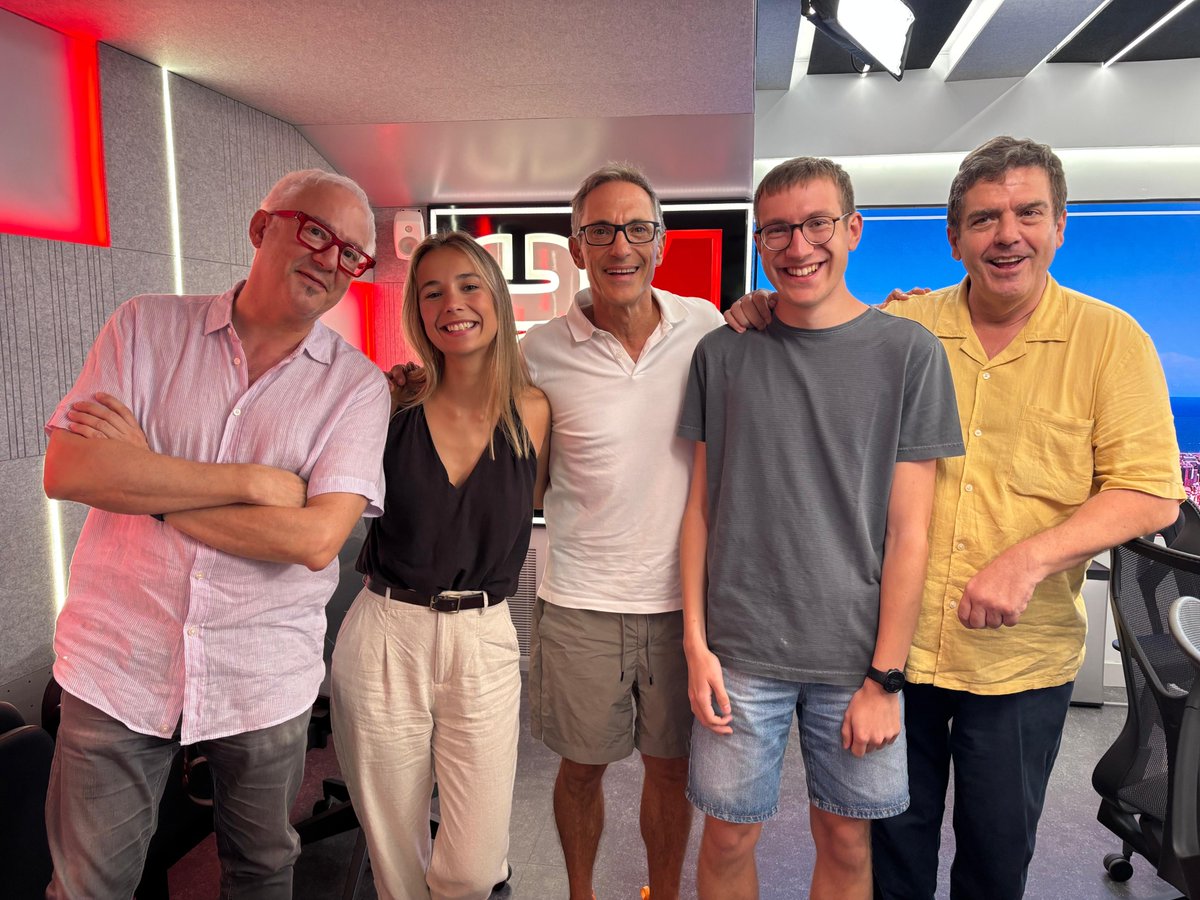 versiorac1's tweet photo. 🚨 LES PARAULES DE FERRAN TORRES, ARRIBA BISIWU, MARXA TER STEGEN

🤔 On jugarà Ferran Torres aquesta temporada?

⚽ És l'hora del "TEMPS AFEGIT" amb @PereMas i @puig_coma, avui amb:

▶️ @fredericporta
▶️ Víctor Patsi
▶️ @paulapastorr

📻https://t.co/I3s7BIpYV5 https://t.co/yfKWQlnnfD