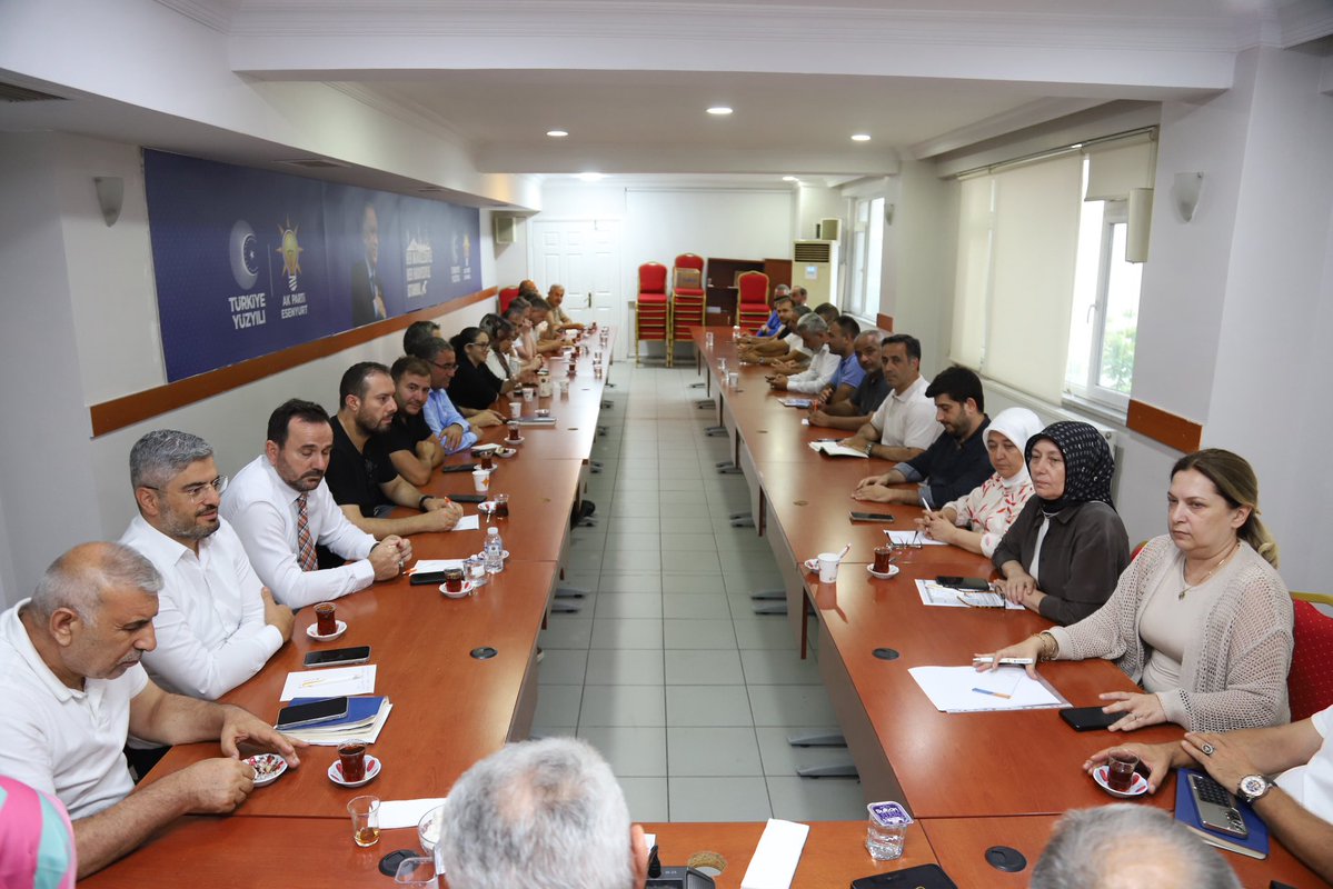 AkEsenyurt's tweet photo. İlçe Başkanımız Sayın Togay Çoban’ın başkanlığında, Sorumlu İl Koordinatörümüz Sayın Faruk Özdemir’in katılımlarıyla haftalık olağan Yürütme ve Yönetim Kurulu Toplantımızı gerçekleştirdik. https://t.co/chZkPOkMyo