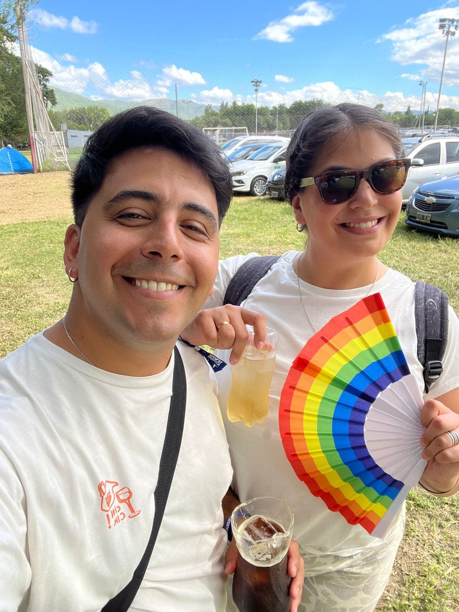 92_nadiaramirez's tweet photo. @Cosquin_Rock Con @lucasc_91  queremos estar en #CR27 https://t.co/6ZTymMpooR