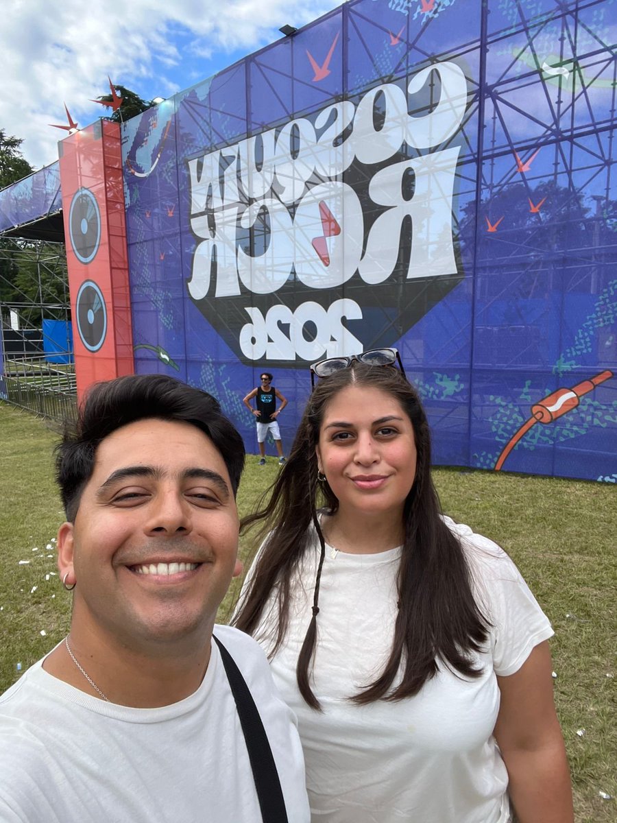 92_nadiaramirez's tweet photo. @Cosquin_Rock Con @lucasc_91  queremos estar en #CR27 https://t.co/6ZTymMpooR