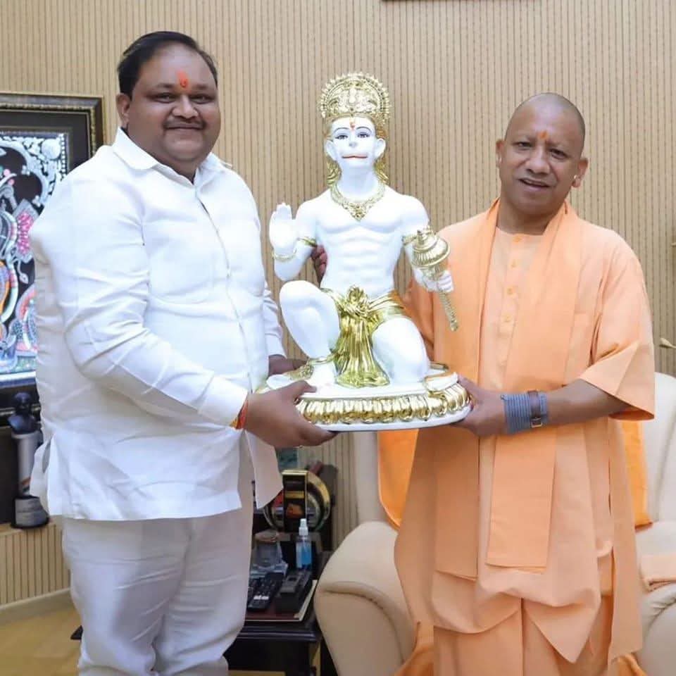 monusharmaspn19's tweet photo. बहुत ही सराहनीय कार्य माननीय विधायक श्री अरविंद कुमार सिंह जी आप जैसा जनप्रतिनिधि मिलना ददरौल के लिए सौभाग्य की बात जय हो
अति सराहनीय कार्य आप ने अपनी जनता का दिल जीत लिया
गौतम मौर्य अमर रहे
जय भाजपा 🇨🇮🙏 
@myogiadityanath
@myogioffice  #BJPUttarPradesh #BJPGovernment 
@arvind https://t.co/NewasLaglA