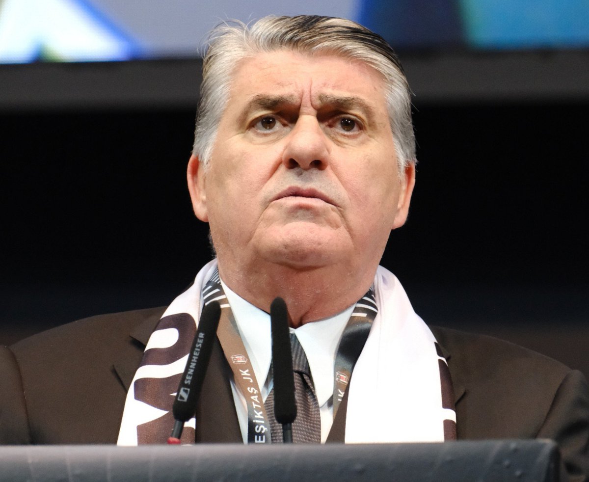 siyahikanat's tweet photo. Beşiktaş gömleği size ve vizyonunuza büyük geldi.

Beceriksizsiniz tüm camiayı rezil kepaze ettiniz.

#SerdalAdalıİstifa #ÖnderÖzenİstifa https://t.co/cJcBKPHa9c