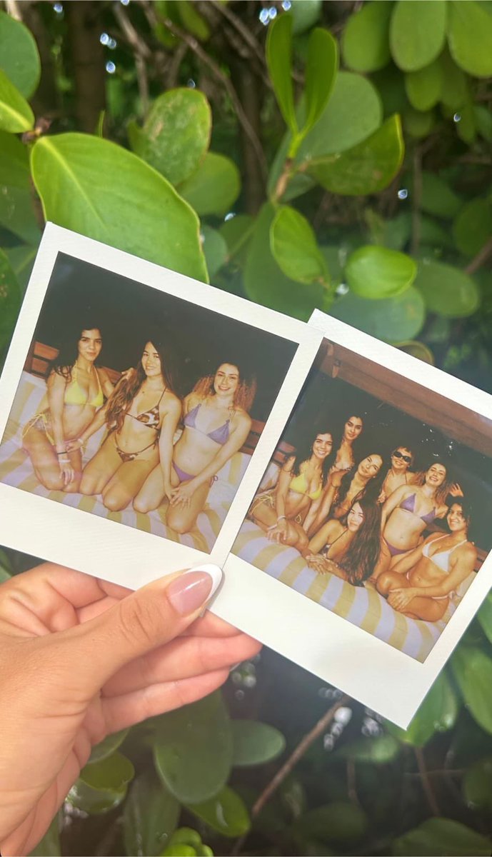 centralaurenbr's tweet photo. Lauren via IG story de sua amiga :

Meus amigos tornaram meu aniversário tão especial... amo muito todos vocês. https://t.co/6Xcri9pjz0