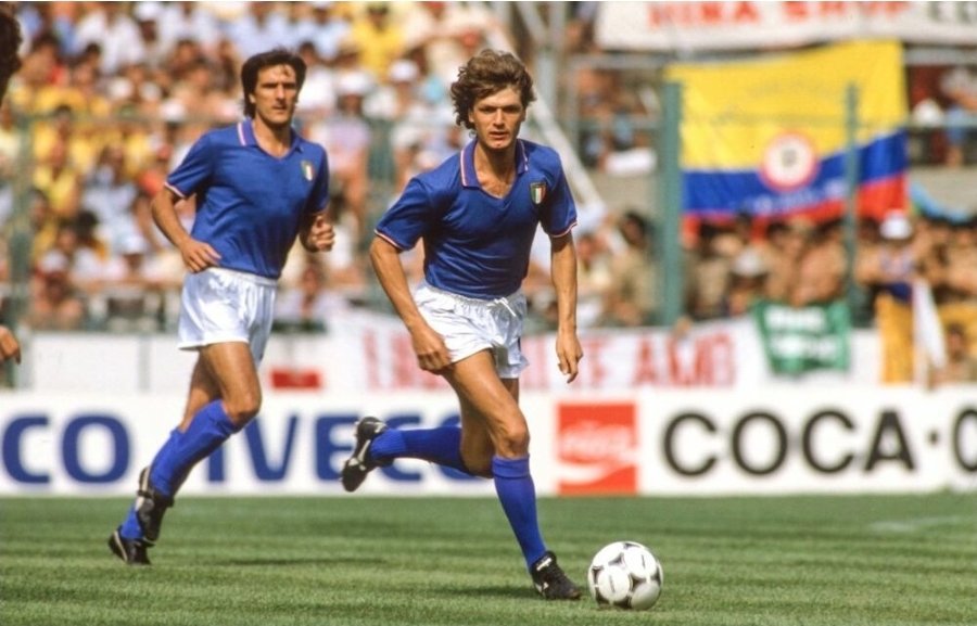UnoSbagliato's tweet photo. Il "ragazzo che giocava guardando le stelle "

Giancarlo Antognoni

Con Rivera il Cervello più illuminato della Storia del Calcio italiano https://t.co/3022nF18ny