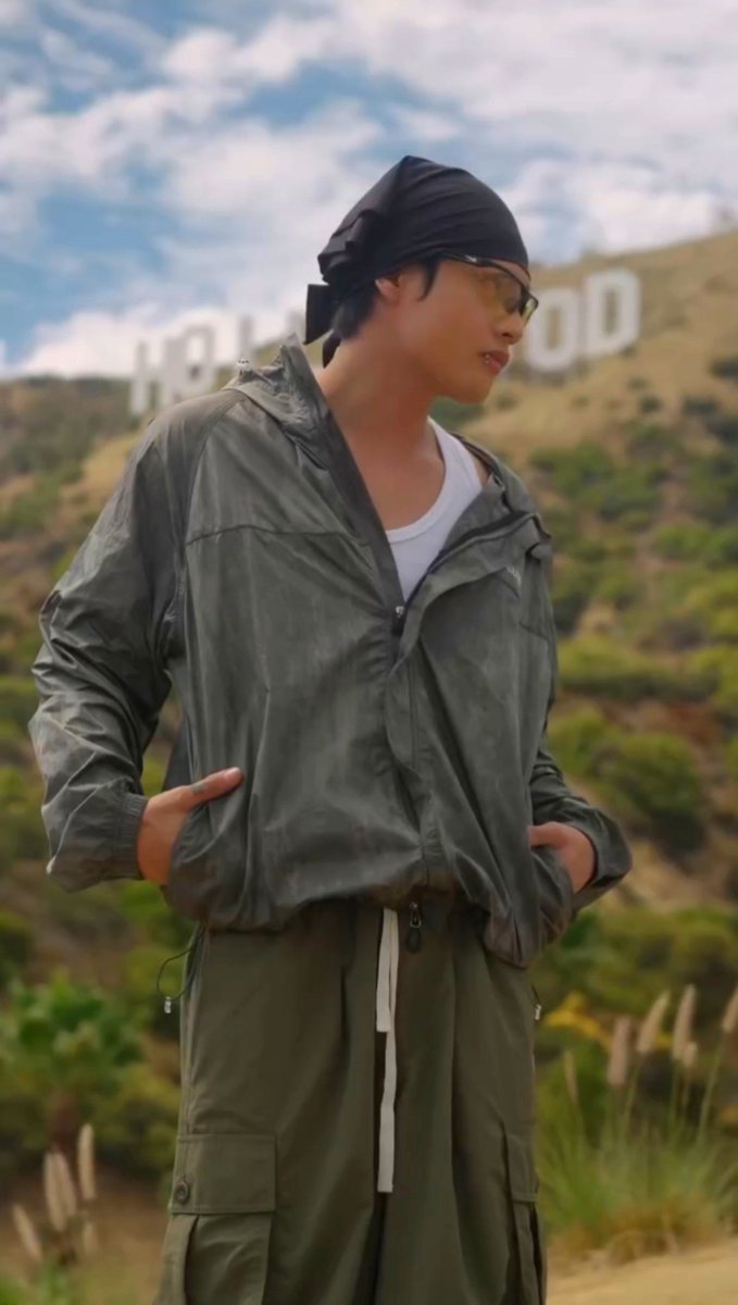 Myrocksta_'s tweet photo. At lumipad na nga si Manok,nakatakip nga lang. https://t.co/A3wD1jc10m