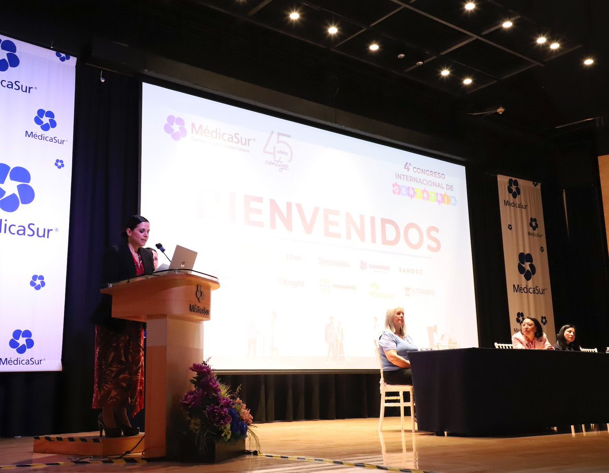 medicasur's tweet photo. En Médica Sur estamos orgullosos de ser el primer hospital privado en México reconocido como Demencia Friendly, un distintivo que refleja nuestro compromiso con la atención integral, digna y empática de las personas que viven con demencia.

Este reconocimiento es resultado del trabajo y la sensibilización de todas las áreas del hospital, tanto clínicas como no clínicas, que día a día fortalecen una cultura de comprensión, respeto y acompañamiento.

Reafirmamos nuestro compromiso con nuestros pacientes, sus familias y la sociedad, impulsando acciones que contribuyan a una mejor calidad de vida y a la construcción de entornos más inclusivos para todos.

#MédicaSur #DemenciaFriendly #CompromisoMédicaSur #AtenciónIntegral #SaludConHumanismo #CentroDeMemoria #Alzheimer #CuidadoDelPaciente #OrgulloMédicaSur