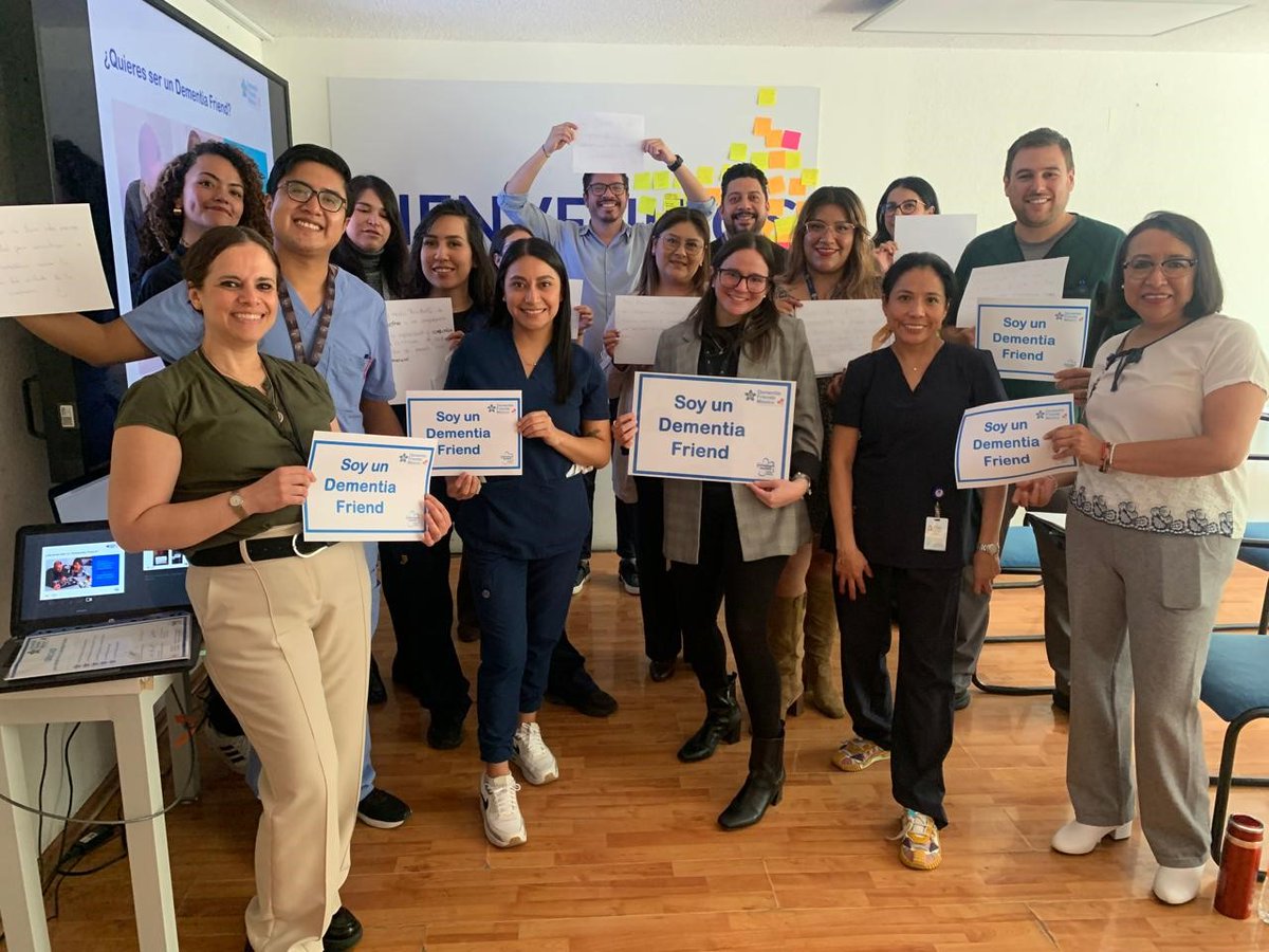medicasur's tweet photo. En Médica Sur estamos orgullosos de ser el primer hospital privado en México reconocido como Demencia Friendly, un distintivo que refleja nuestro compromiso con la atención integral, digna y empática de las personas que viven con demencia.

Este reconocimiento es resultado del trabajo y la sensibilización de todas las áreas del hospital, tanto clínicas como no clínicas, que día a día fortalecen una cultura de comprensión, respeto y acompañamiento.

Reafirmamos nuestro compromiso con nuestros pacientes, sus familias y la sociedad, impulsando acciones que contribuyan a una mejor calidad de vida y a la construcción de entornos más inclusivos para todos.

#MédicaSur #DemenciaFriendly #CompromisoMédicaSur #AtenciónIntegral #SaludConHumanismo #CentroDeMemoria #Alzheimer #CuidadoDelPaciente #OrgulloMédicaSur