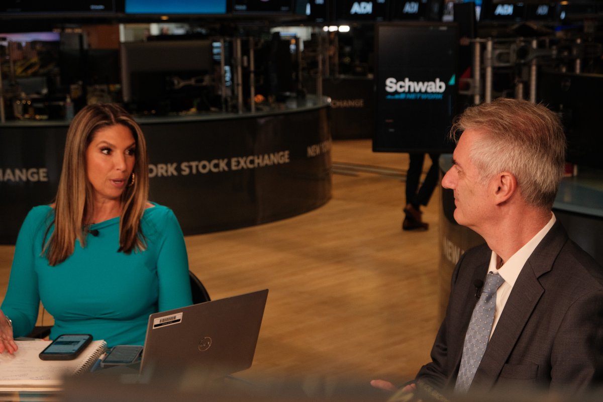 ZDPrivateWealth's tweet photo. Live from the NYSE this morning, Scott Zelniker joined Nicole Petallides on Schwab Network to discuss the Fed, market leadership, and where opportunities may be emerging.

Watch the full interview here: https://t.co/tdo8lECosj https://t.co/AxFuhZjngS