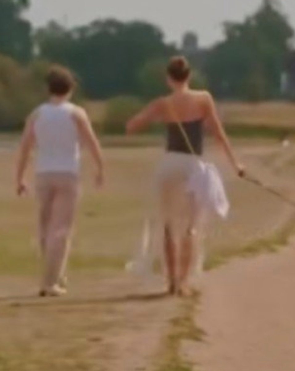 CultureCave_'s tweet photo. Zendaya and Tom Holland were spotted sharing a kiss while out walking their dog in new photos.

They are now enjoying a well-deserved break after ‘SPIDER-MAN: BRAND NEW DAY’. https://t.co/lgtNRGof1h
