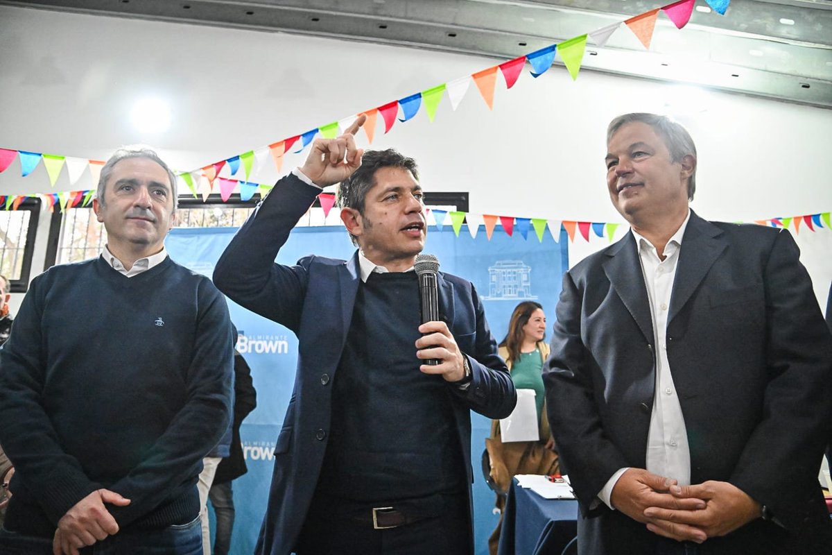 larroqueandres's tweet photo. En Almirante Brown junto a @Kicillofok, el intendente @JuanoFabiani y @CascallaresPJ, inauguramos el SUM de la Comunidad del barrio Rayo de Sol, un espacio para que los chicos y familias del barrio puedan capacitarse y tener un lugar de encuentro.

Además, con @andreacaceres81, el gobernador y el intendente, firmamos un convenio de adhesión del municipio al programa Libres y Protagonistas. Una nueva política que impulsamos para fortalecer el sistema de promoción y protección de derechos de los niños y adolescentes bonaerenses.