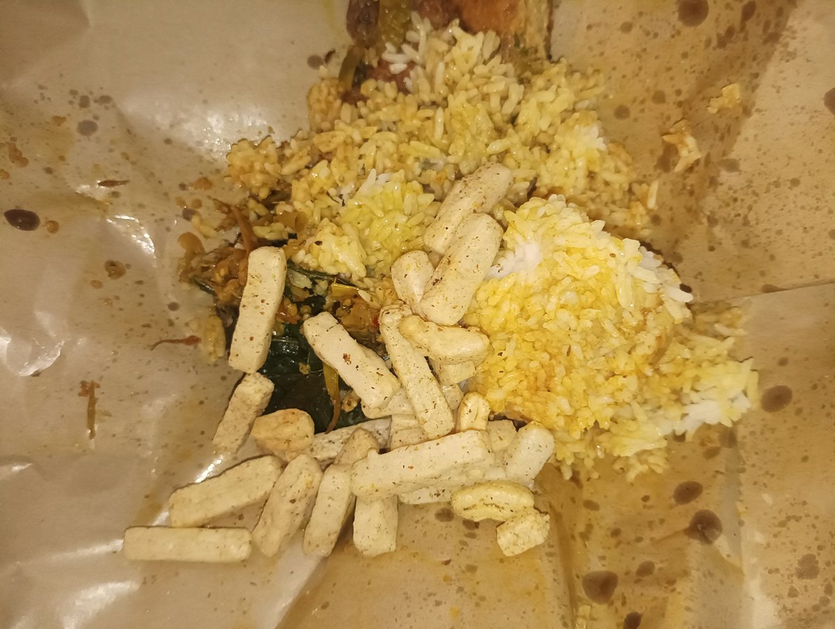 saltedhny's tweet photo. Kalappp bgttt beli kebab malem2😔😔😔😔😔😔😔😔😔😔😔😔 bb gweh dah naik grgr ketagihan brunch pake naspad https://t.co/fewLamfTx4