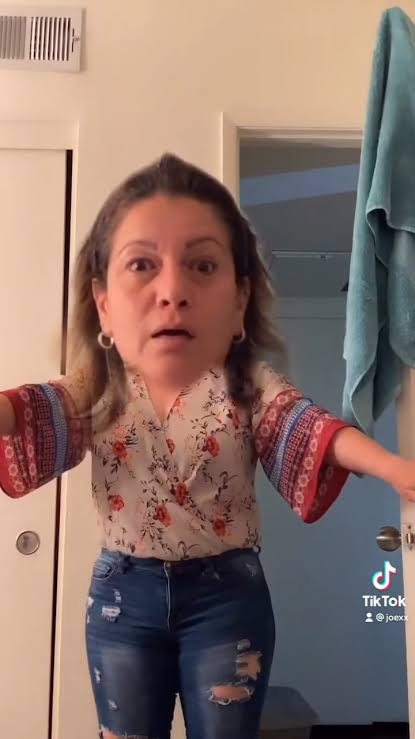 chwe_yeon's tweet photo. @MafraDeluxe el video de esta señora https://t.co/UWsry57ITq