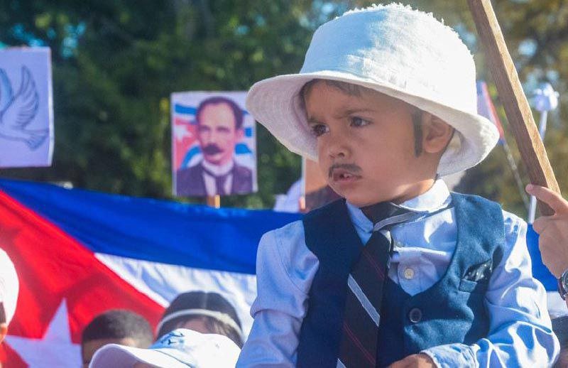 CoarinS93498's tweet photo. De Fidel, su inagotable legado 
 Fidel Castro: “La cultura dejará de ser cuestión de elite cuando pertenezca a todo el pueblo.”
🎙️Discurso del 4 de agosto de 1967
@coarin_mella
#100AñosConFidel  #CubaEsCultura https://t.co/1gd51BW9nD