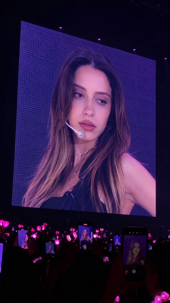 denzbll's tweet photo. konser verirken cekmisler haberim yok https://t.co/k1xjSHzxPk