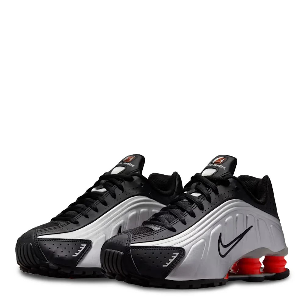 pieceofcake2003's tweet photo. Nike 
Shox R4 
€150 https://t.co/ocGNXitjaR