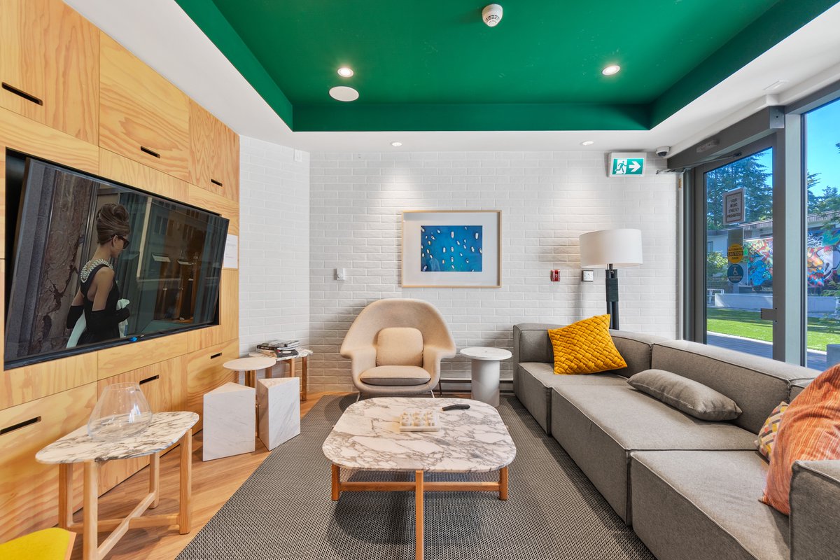 CresseyGroup's tweet photo. Located at 18th &amp; Commercial, Conrad is accepting applications, with a limited number of studio &amp; 2-bed homes available.

Conrad gives you everything you need in a rental community with the Commercial Drive neighbourhood right outside your front door: https://t.co/OcZrOEw9AS https://t.co/MQn0y0h6Af