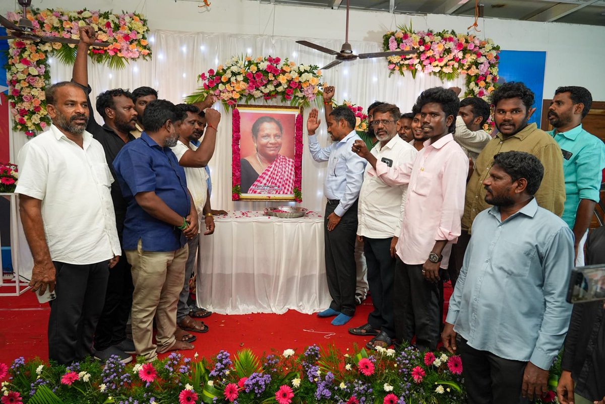 VanniTamizhVCK's tweet photo. ஆகத்து 5 - அக்கா என்னும் அம்மா பானுமதி அவர்களின் 6ஆம் ஆண்டு நினைவு நாளை முன்னிட்டு விடுதலைச் சிறுத்தைகள் கட்சியின் தலைமையகமான அம்பேத்கர் திடலில் ஒருங்கிணைக்கப்பட்டிருந்த நினைவேந்தல் நிகழ்வில் தோழர்களுடன் இணைந்து அக்கா பானுமதி அவர்களின் படத்திற்கு மலர்தூவி, வீரவணக்கம் செலுத்தினோம்.

@thirumaofficial