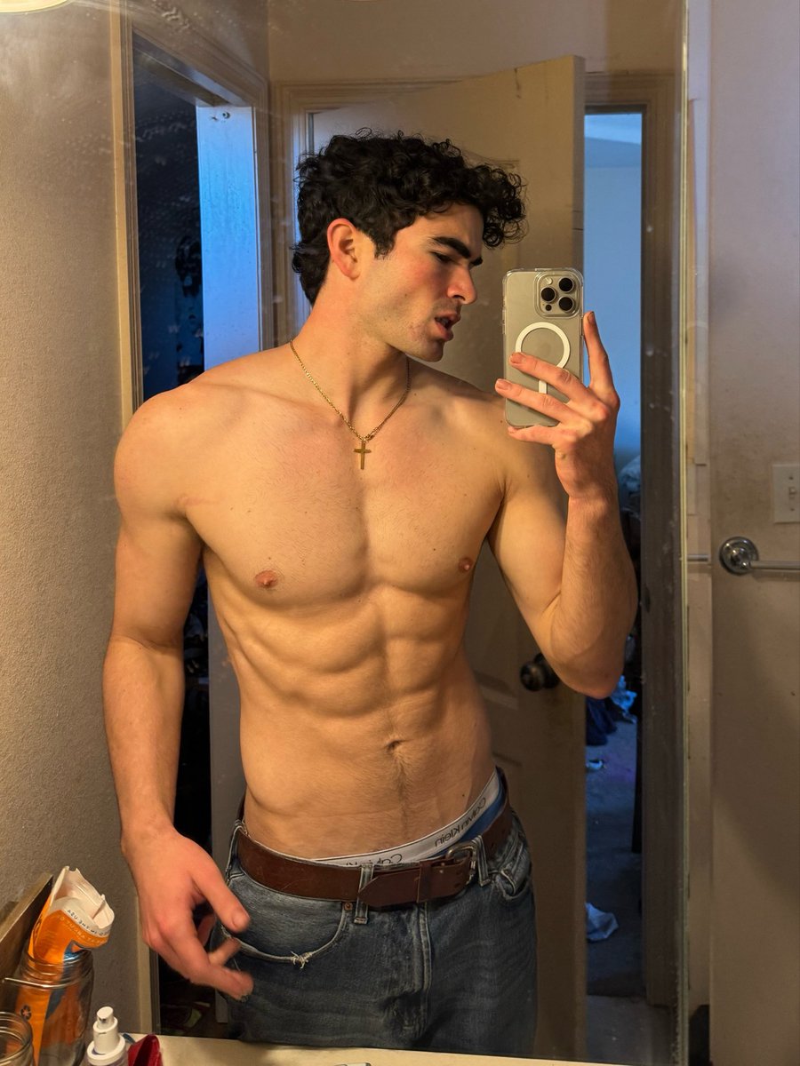 mickonic_'s tweet photo. Gym n selfie https://t.co/mFJh79Rk4w