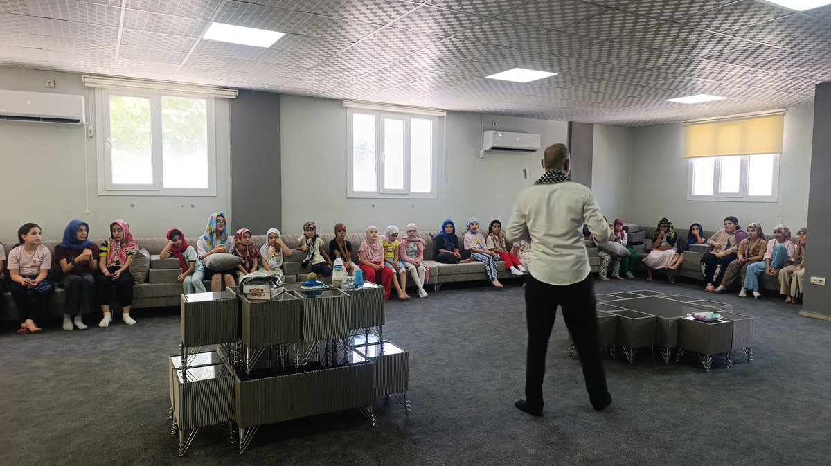 ondermardintr's tweet photo. Mardin ÖNDER Öğretmenler Komisyon Başkanımız Yazar Fatih Akman, Mardin İl Millî Eğitim Müdürlüğü iş birliğiyle Ayhan Yücesoy Kur’an Kursu’nda “Filistin ve Değerlerimiz” semineri verdi. 

Programda Filistin davası, ümmet bilinci ve kardeşlik değerler ele alındı. @tuncay_akkoyun https://t.co/BPsdS20C9x