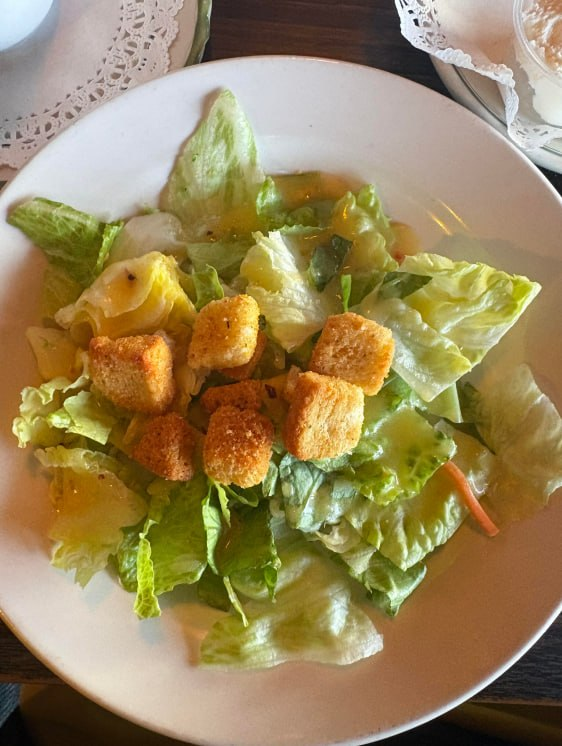 SerenLark's tweet photo. Slow down the pace of the workday and treat yourself to a hot and delicious meal to soothe an afternoon Crispy squid paired with a refreshing salada simple combination that lifts your spirits Taking care of yourself makes life more enjoyable https://t.co/myyMNEt6jr
