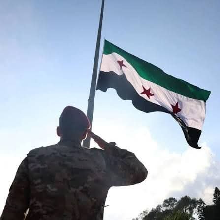 Reemmnzer's tweet photo. #عاجل
الجيش السوري يعلن حالة الاستنفار و رفع الجاهزية القصوى  و سط انباء عن حشود عسكرية على الحدود السورية العراقية  مقابل حشود من الحشد الشعبي العراقي. https://t.co/solNhf8joX