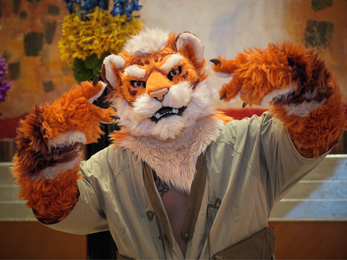 TigerHRMS's tweet photo. 极兽聚这么多太快乐了！！#furry #fursuit https://t.co/3p6g4pI54f