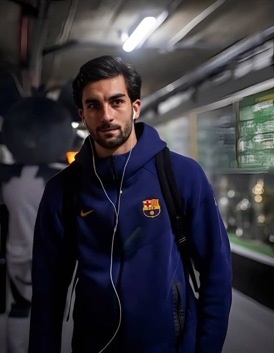 Culernews's tweet photo. 🚨 URGENTE: Barcelona não entende por que Ferran Torres se sentiria chateado por ser o atacante reserva de Hansi Flick. 

O clube acredita que esse também é o papel dele na seleção espanhola, com Oyarzabal começando à frente dele. 

🗞️@ffpolo https://t.co/0IpZprtqyW
