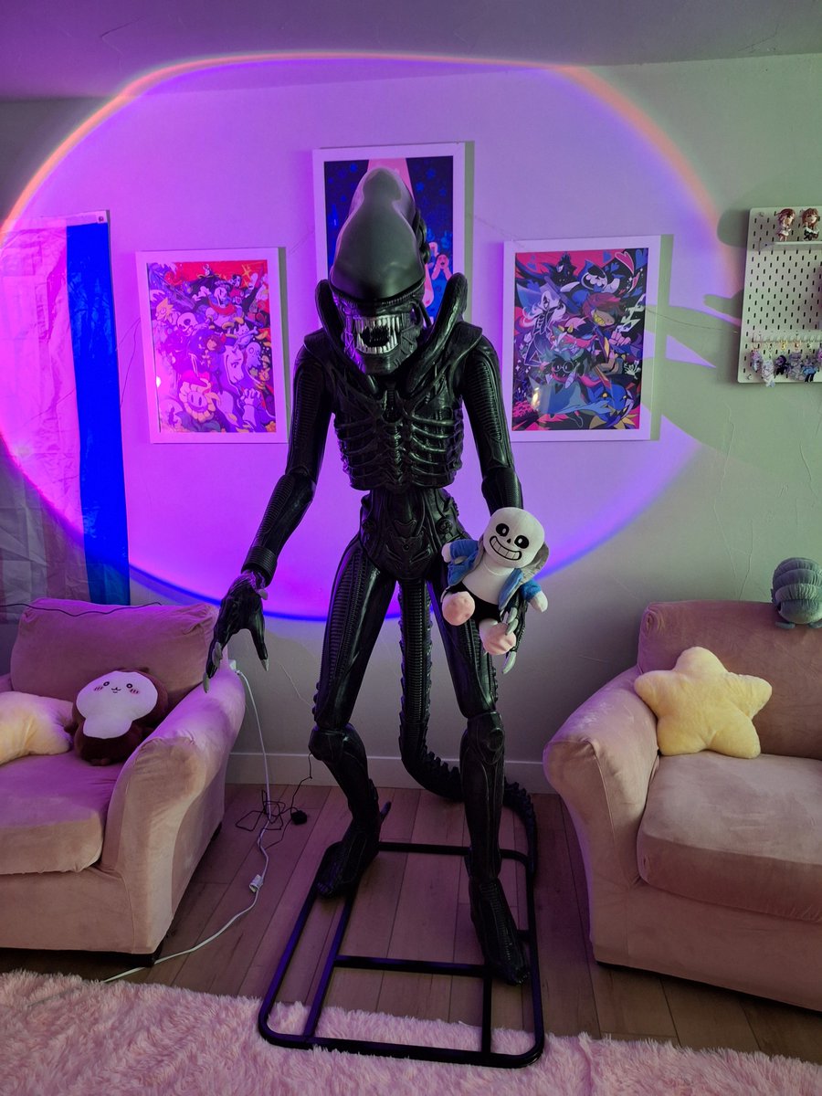 pastel_geck0's tweet photo. I am a responsible adult... https://t.co/keVXk0cjcg