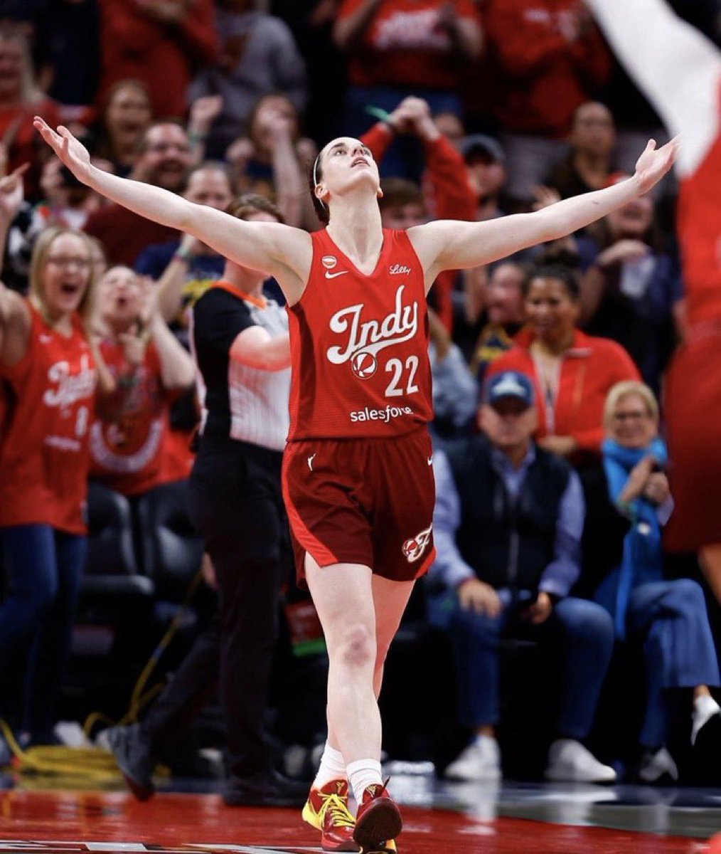CClarkReport's tweet photo. Caitlin Clark is once again your Eastern Conference Player of the Week! https://t.co/vgz1g3AC2v