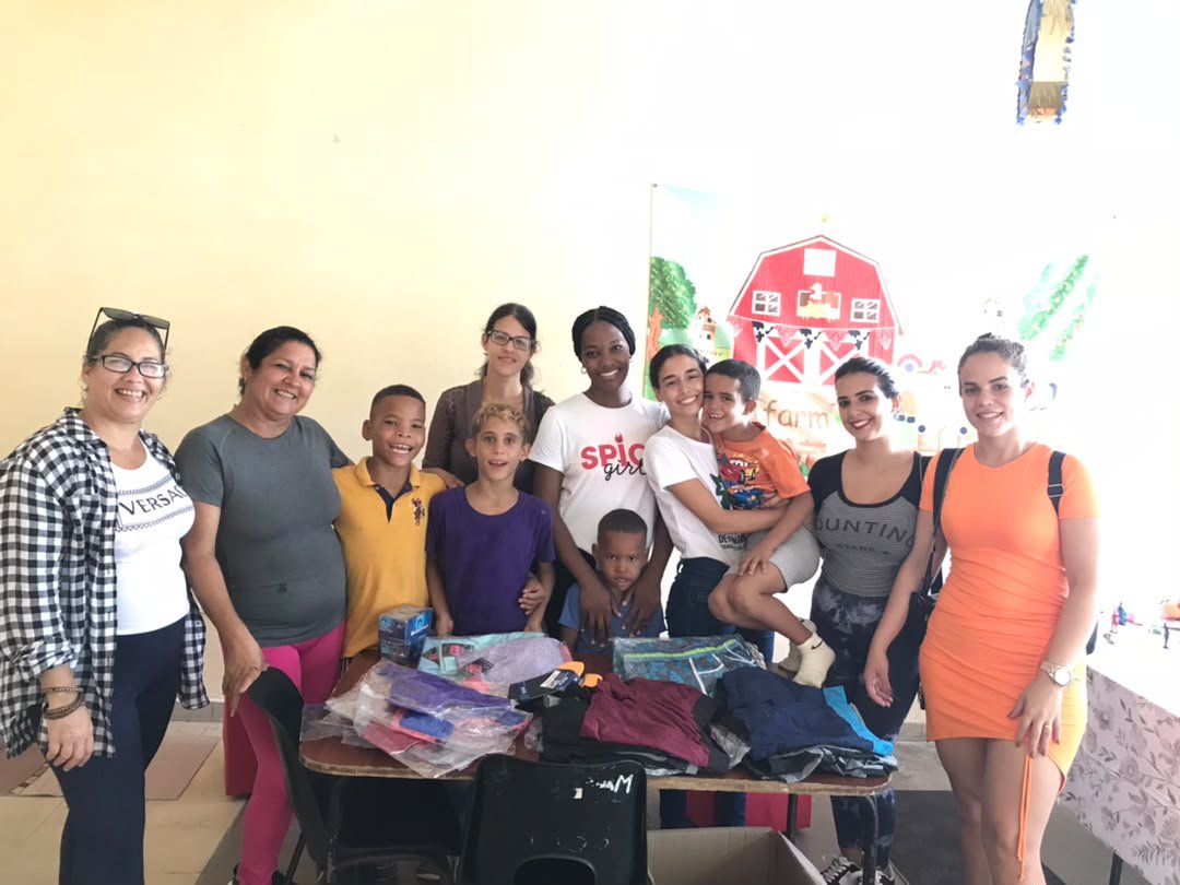 FEU_UPR_'s tweet photo. Esta mañana compartimos con los niños de la casa hogar, porque la mayor inversión es en nuestra infancia. Ellos son el alma de nuestra obra. 🇨🇺

Gracias a la UJC de Pinar del Río por sumarse a nuestra actividad.

Como dijo Fidel:
"Los niños de hoy son el pueblo de mañana" https://t.co/hjKwd3xJdd
