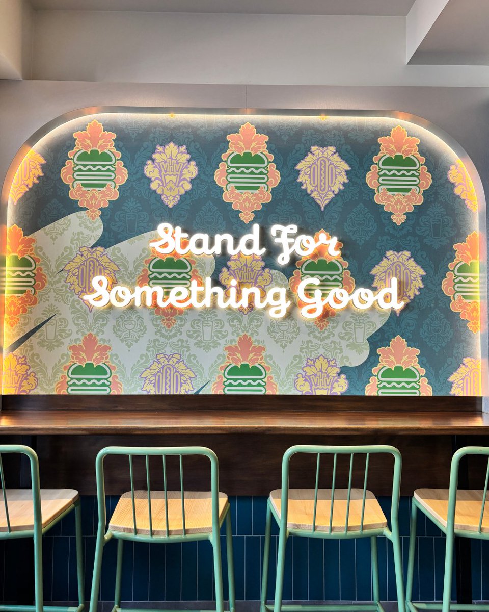 shakeshackUK's tweet photo. Say hello to Nico - the artist behind our bold, colourful mural at our new Reading Shack. 🙌

From Paris to NYC to Seoul, Nico Dumartin has transformed cities around the world and now it’s brought a whole new aesthetic to Shake Shack Reading.  

Full interview in the link in bio. https://t.co/9M9BuIMFWJ