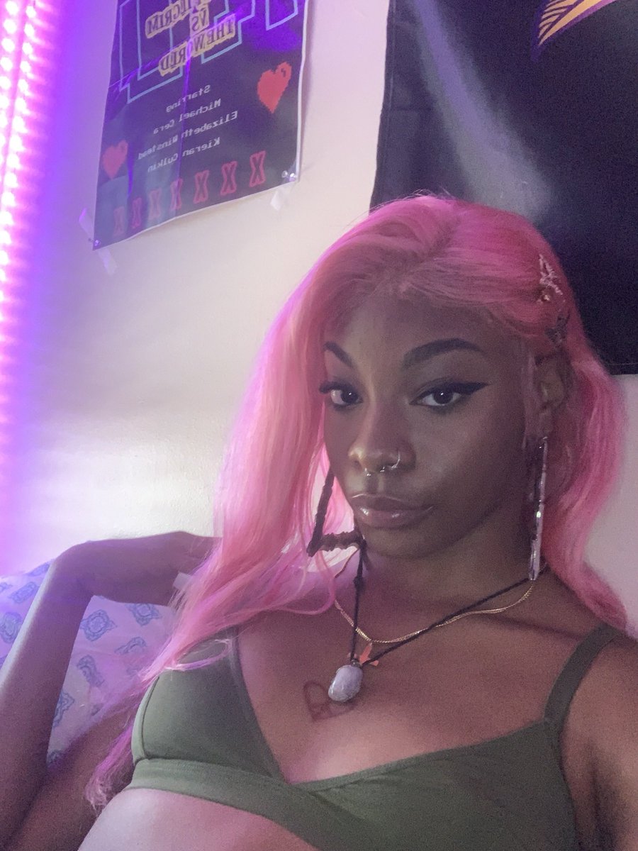 yuhcantkillme's tweet photo. my natural hair color https://t.co/v5aWSpYQTJ
