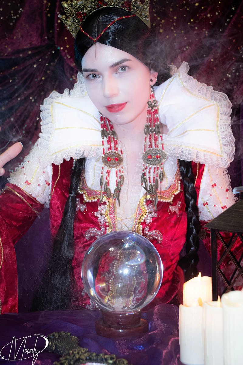 ferluci_cosplay's tweet photo. ⌞The Brothers Grimm⌝
Mirror Queen
• ph - moonly
• con - Magic Fest
#thebrothersgrimm #mirrorqueen https://t.co/RJbupNt8zF