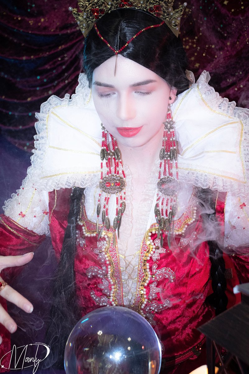 ferluci_cosplay's tweet photo. ⌞The Brothers Grimm⌝
Mirror Queen
• ph - moonly
• con - Magic Fest
#thebrothersgrimm #mirrorqueen https://t.co/RJbupNt8zF