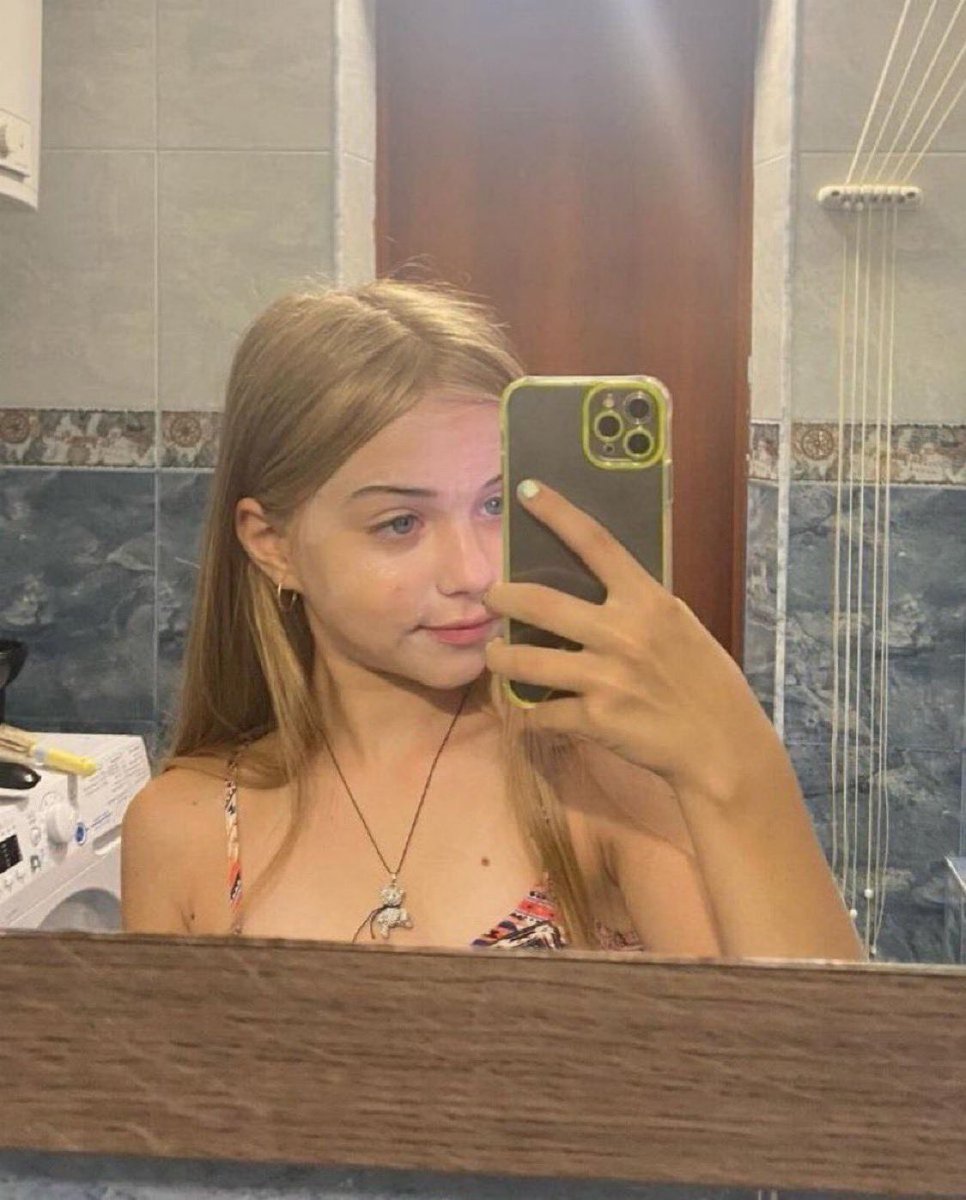 lexiemarvell's tweet photo. i’m single if anyone really wants me🫶🏻 https://t.co/1JdHakpWpq