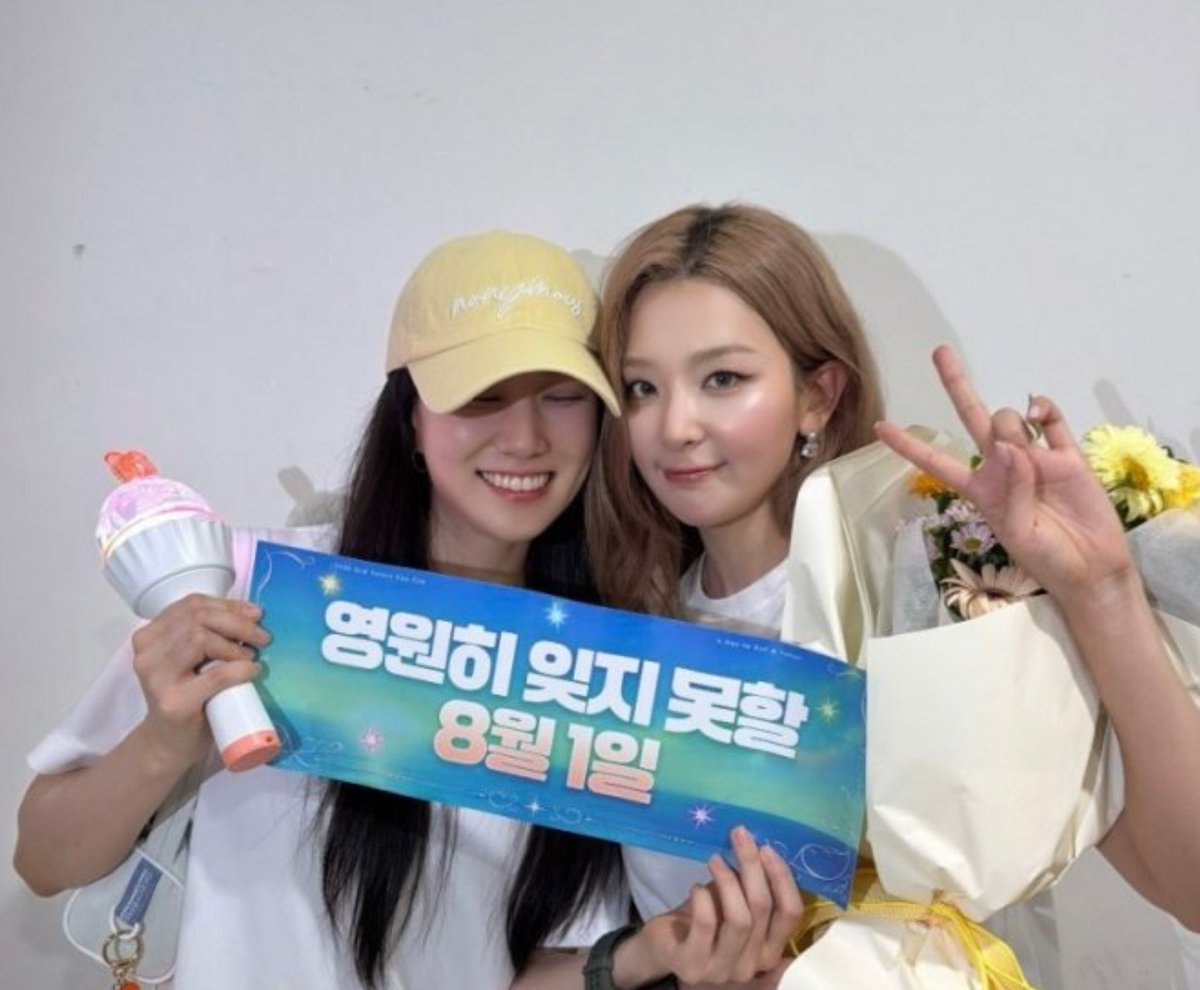 baipark0423's tweet photo. พี่ไปให้ใจสาวที่เวทีอีกและ พี่ยิ้มสวยคนนี้ https://t.co/Fg6fnijY9Q